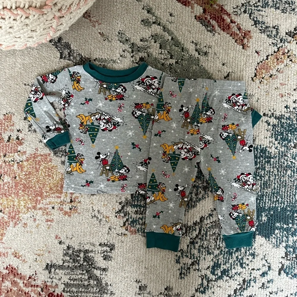 Disney 18 Month Mickey Minnie Mouse Holiday Pajama Set Long Sleeves Snug Fit